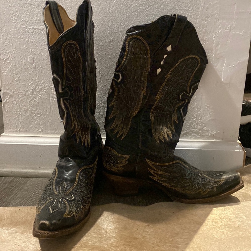 Corral Cross-wing boots